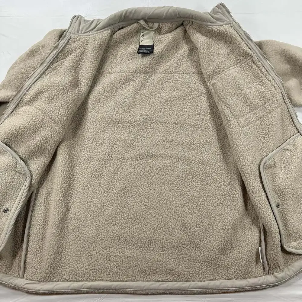 Vuori Morrow Sherpa Jacket Mens Medium Clay Beige Full Zip Fall Winter Fleece